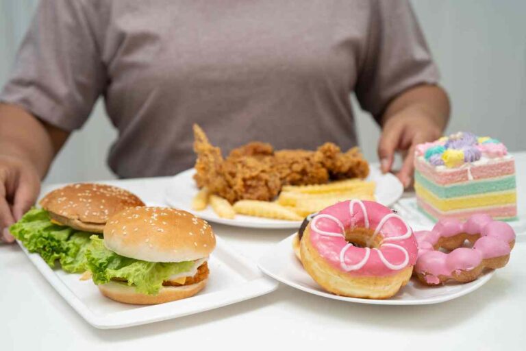 panini e ciambelle nei piatti